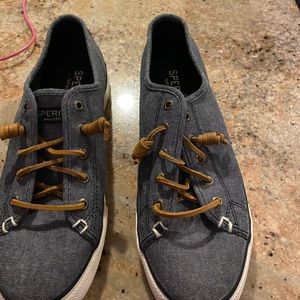 Sperry sneakers 9/9.5